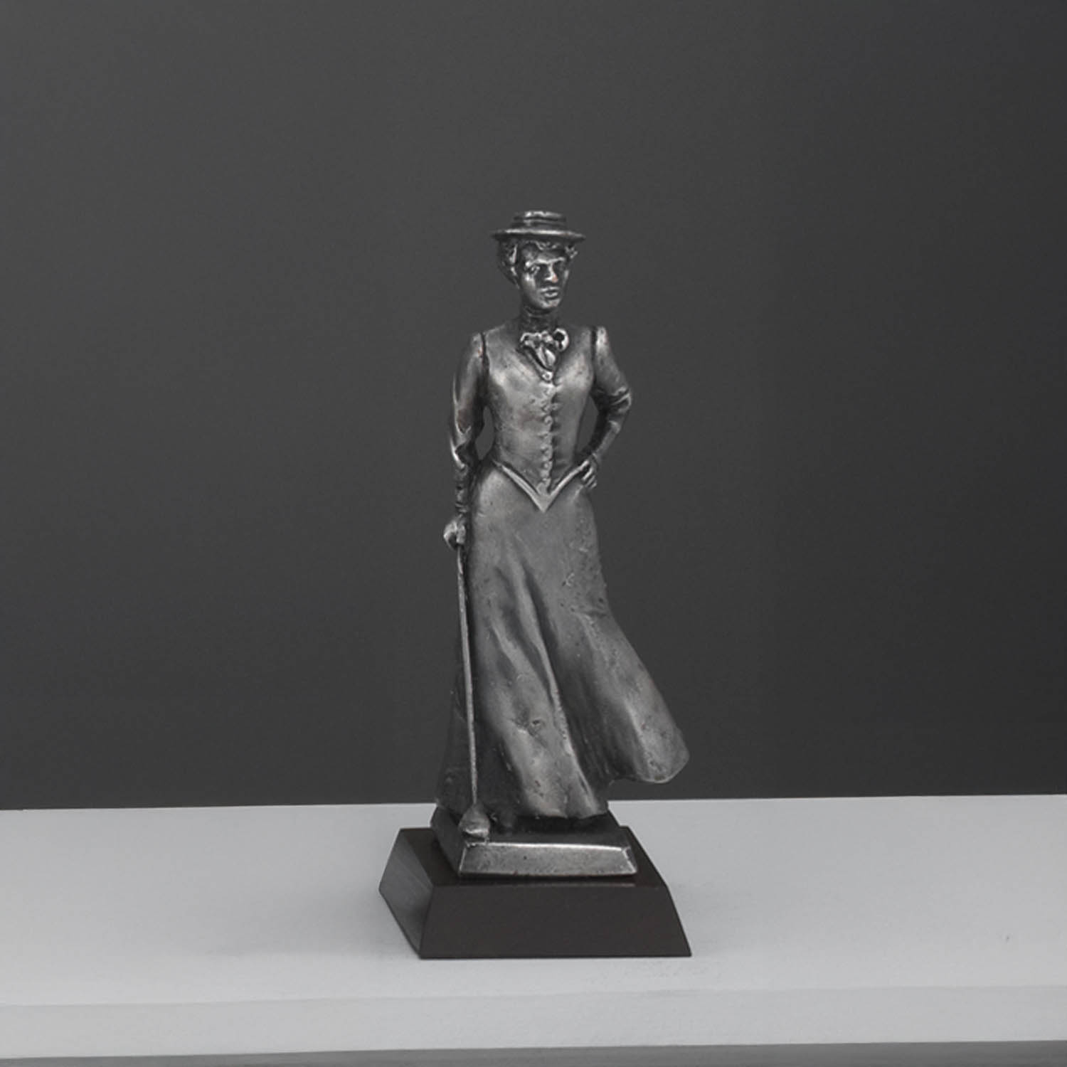 FIGURA DAMA PLATEADA h.25.5cm