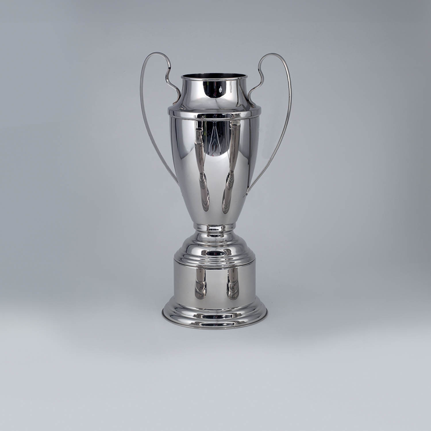 COPA LIPTON N°3 CON ASAS Y CON BASE, H 52 cm