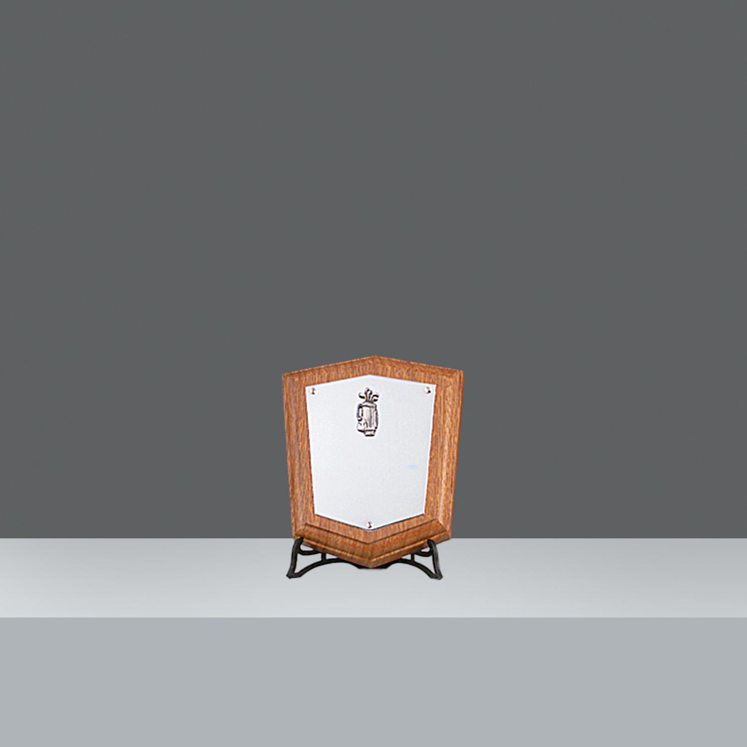 PLAQUETA MAD.C/APLIQUE BOLSA  h. 15 cm