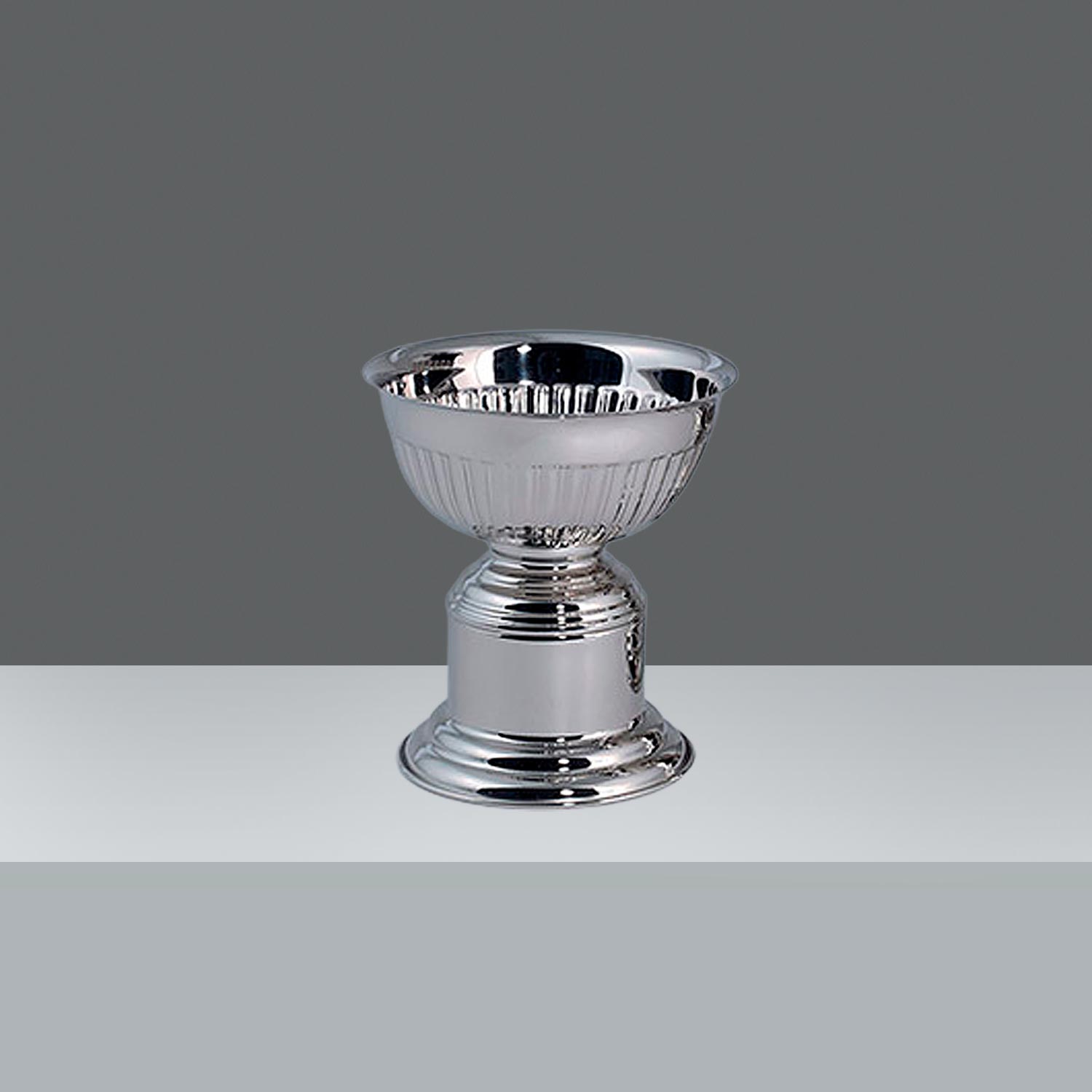 BOWL CINCELADO QUEEN ANNE, DIAMETRO 17 cm , H 18,5 cm