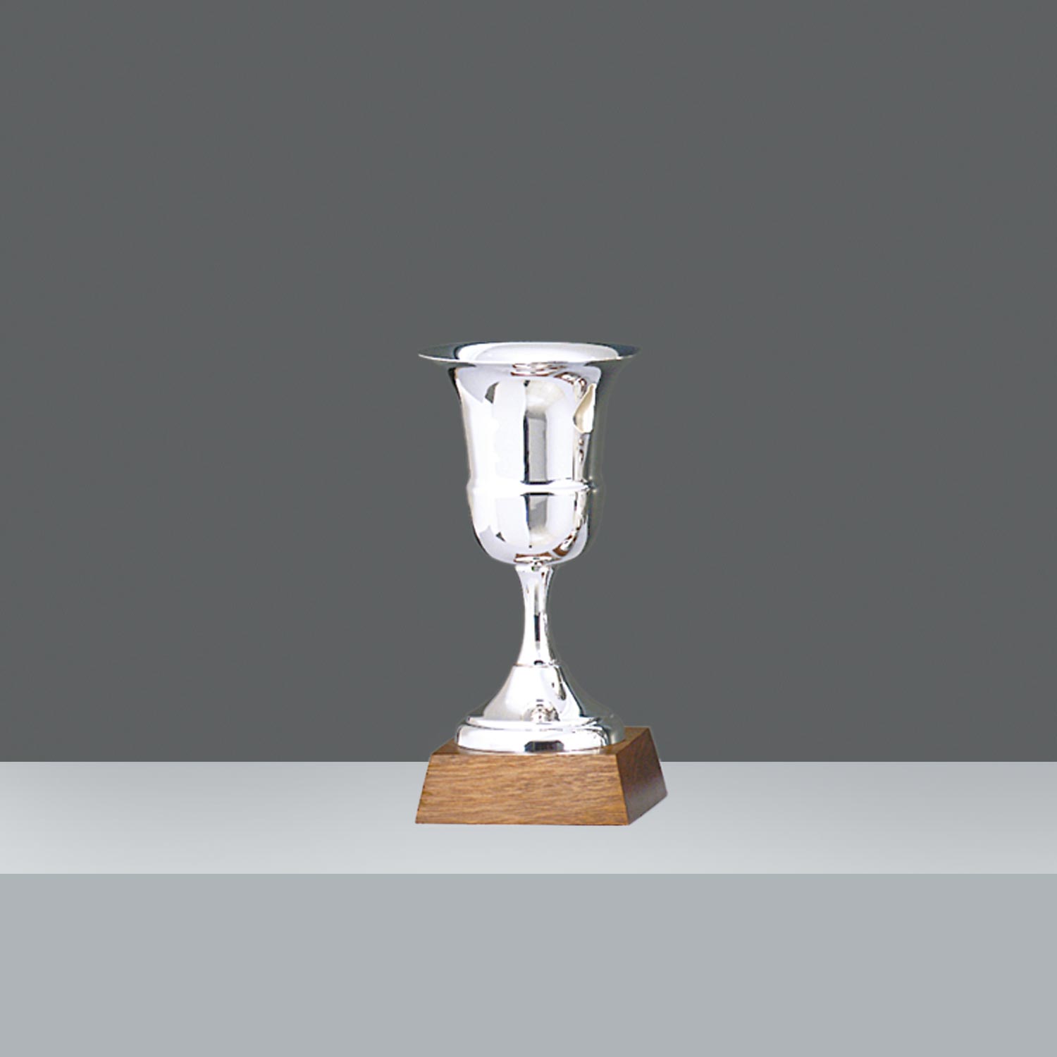 COPA EMBASSY LISA Nº4 h.23.8cm