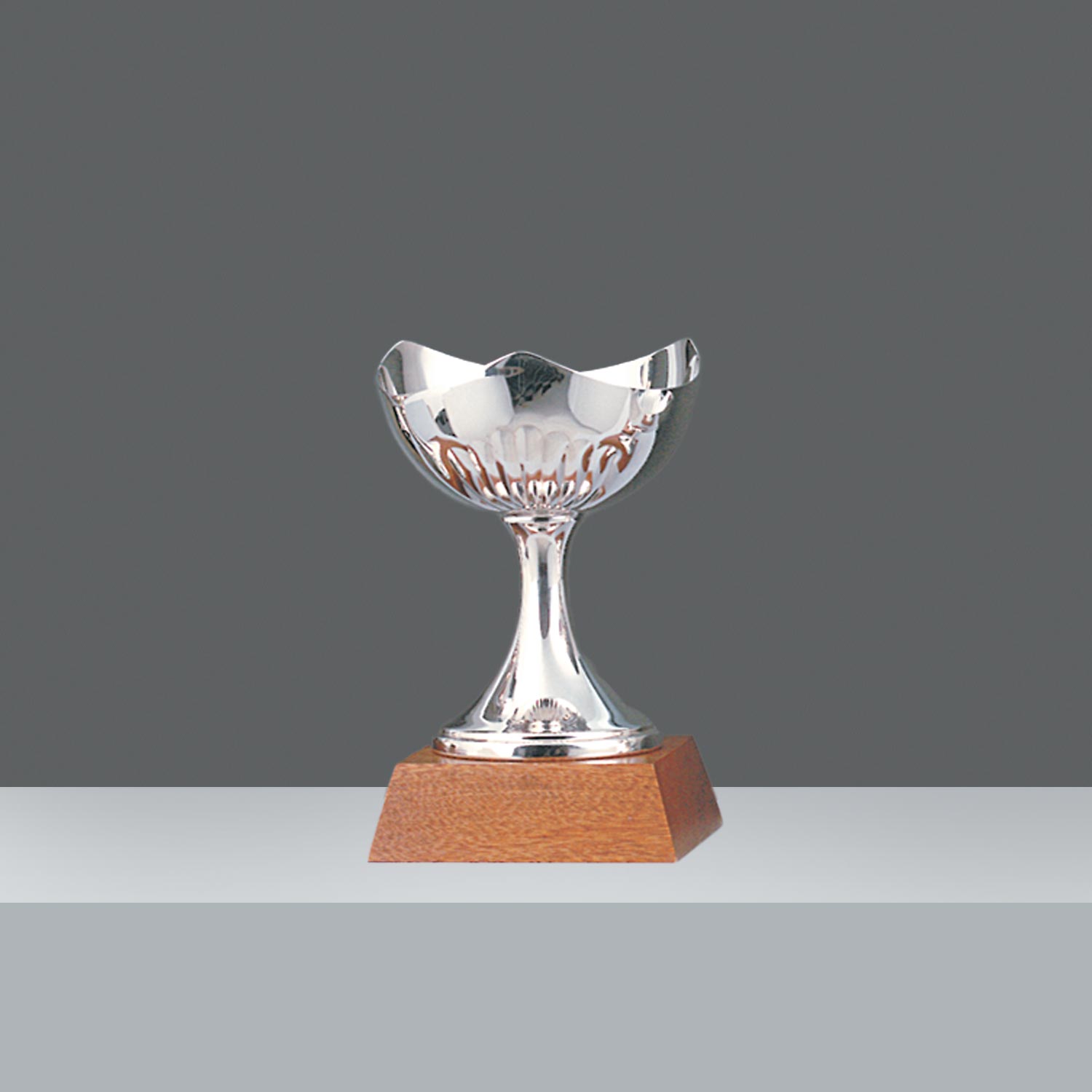 COPA JAPON CINC. Nº5  h.24.8cm