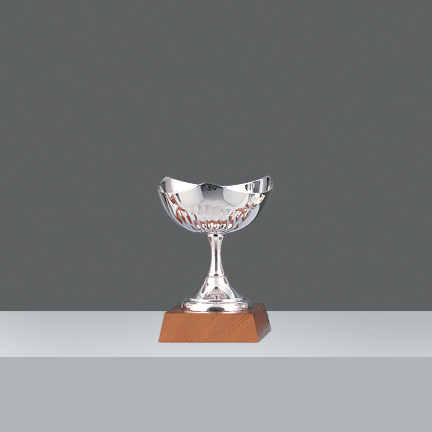 COPA JAPON CINC. Nº4  h.20cm