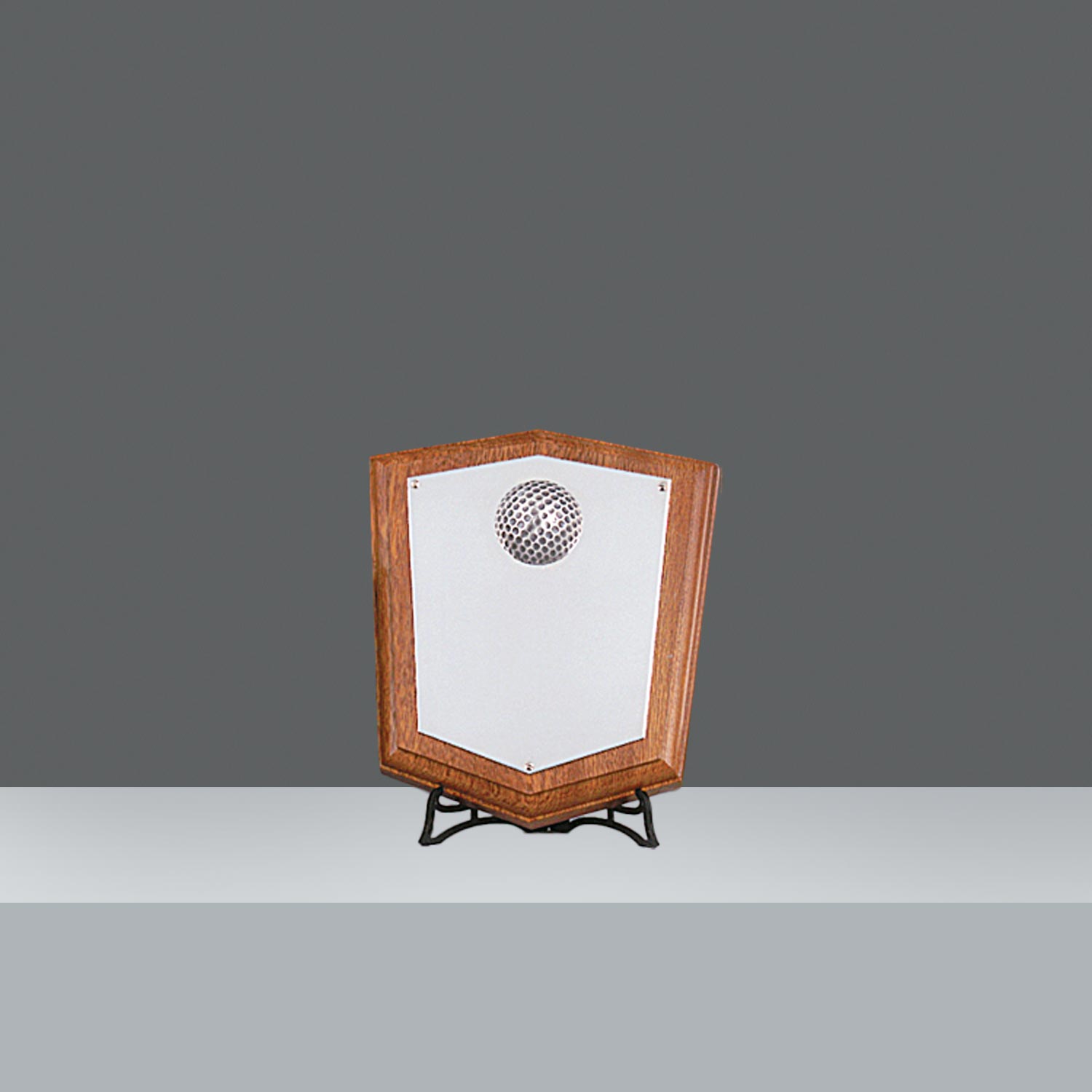PLAQUETA MAD.C/APLIQUE PELOTA  h. 20 cm