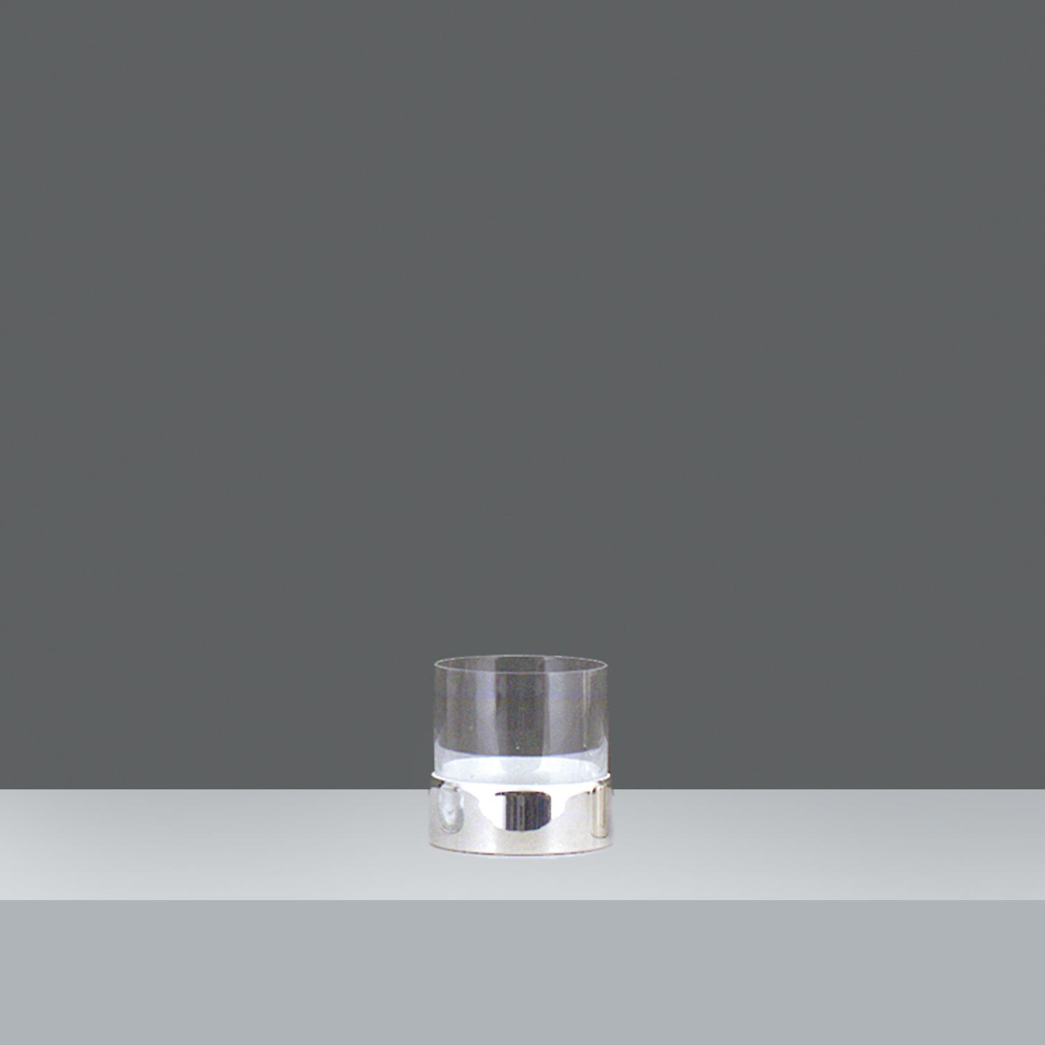 VASO DE WHISKY C/BASE PLAT. h.8.8cm
