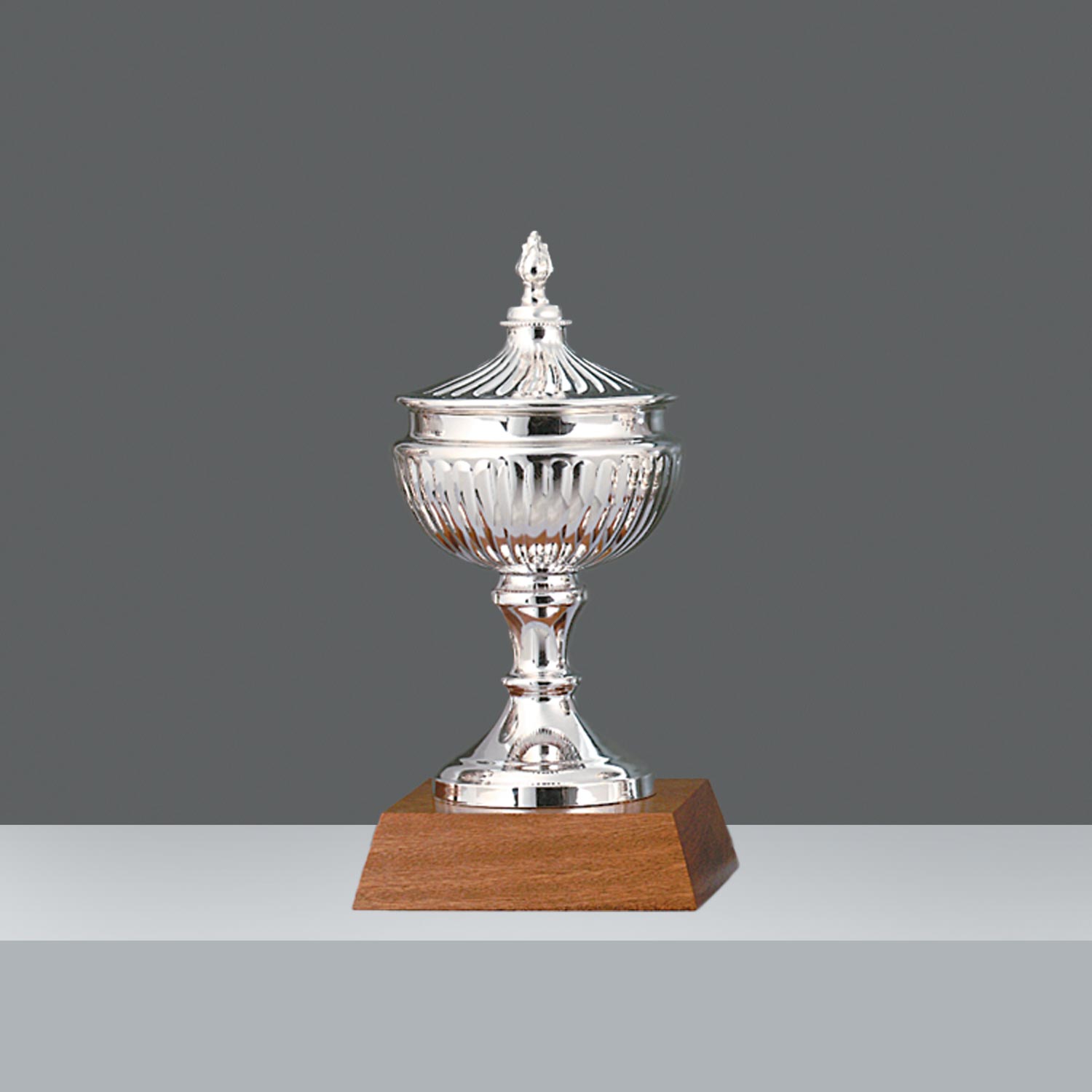 COPA GRAN PRIX CINC. Nº4 h.32.5cm