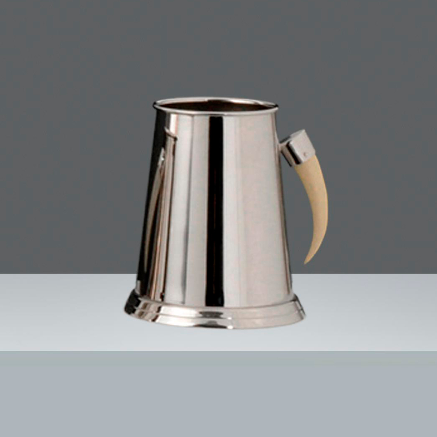 JARRO ALEMÁN LISO Nº4 CON CUERNO BLANCO h.17cm