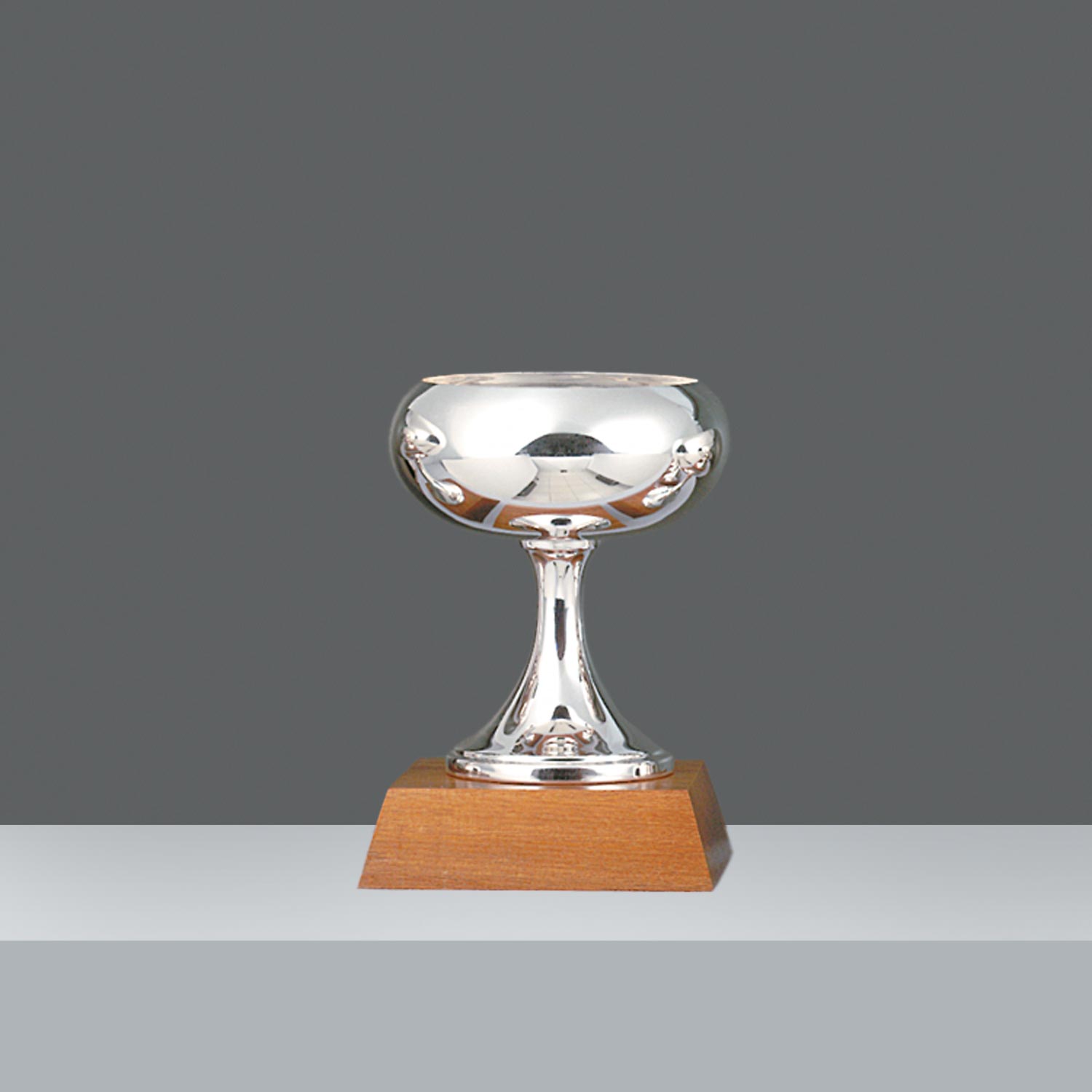 COPA MUNDO ALTA LISA Nº5  h.23.5cm