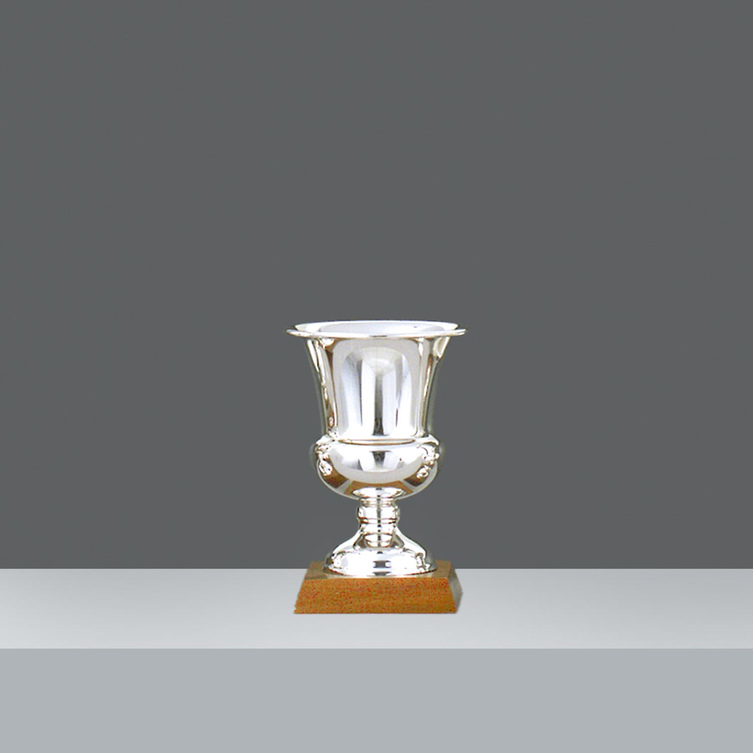 COPA MEDITERRANEA LISA Nº4 h.17cm