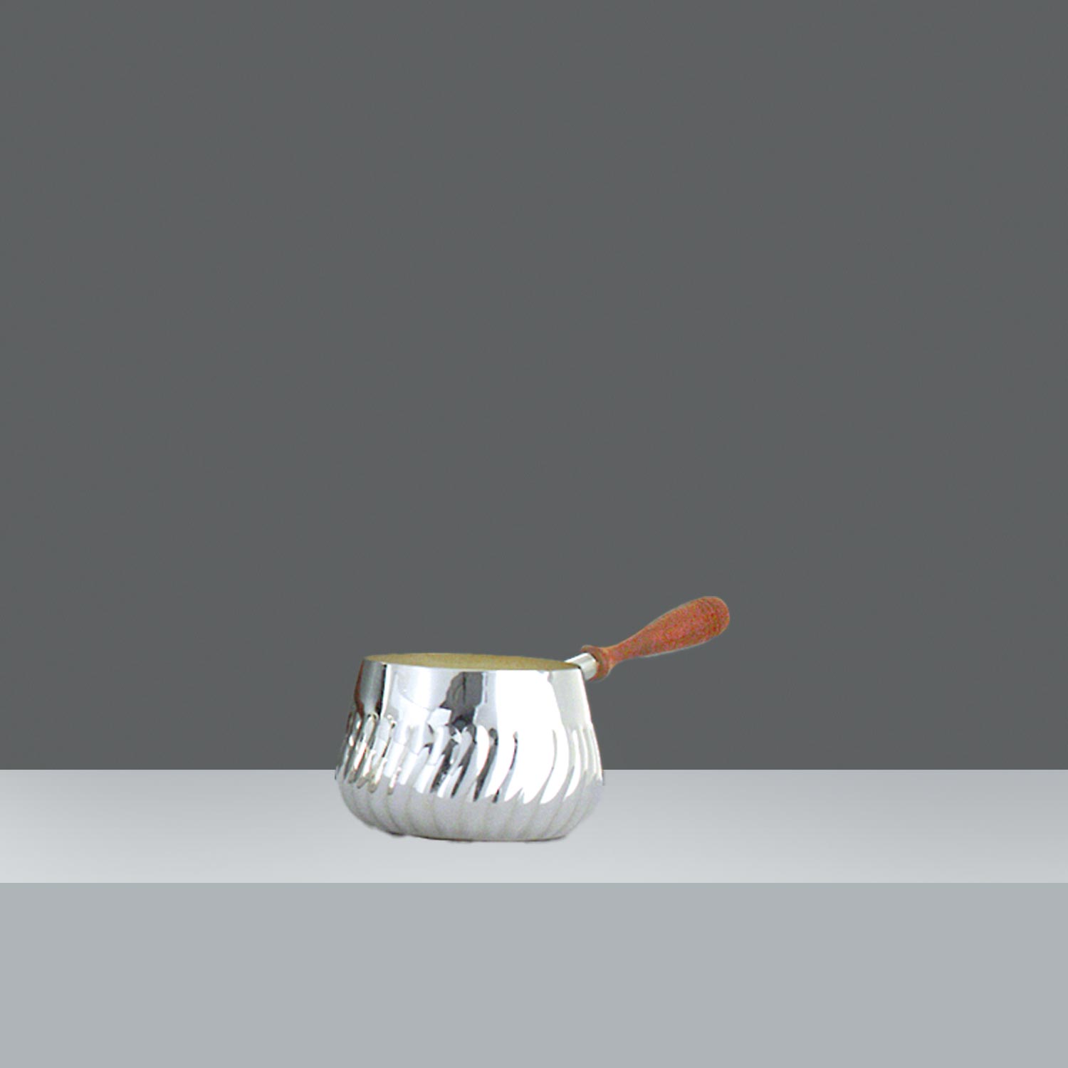 CHOCOLATERA CINCELADA Nº4 h.7 ø 9cm