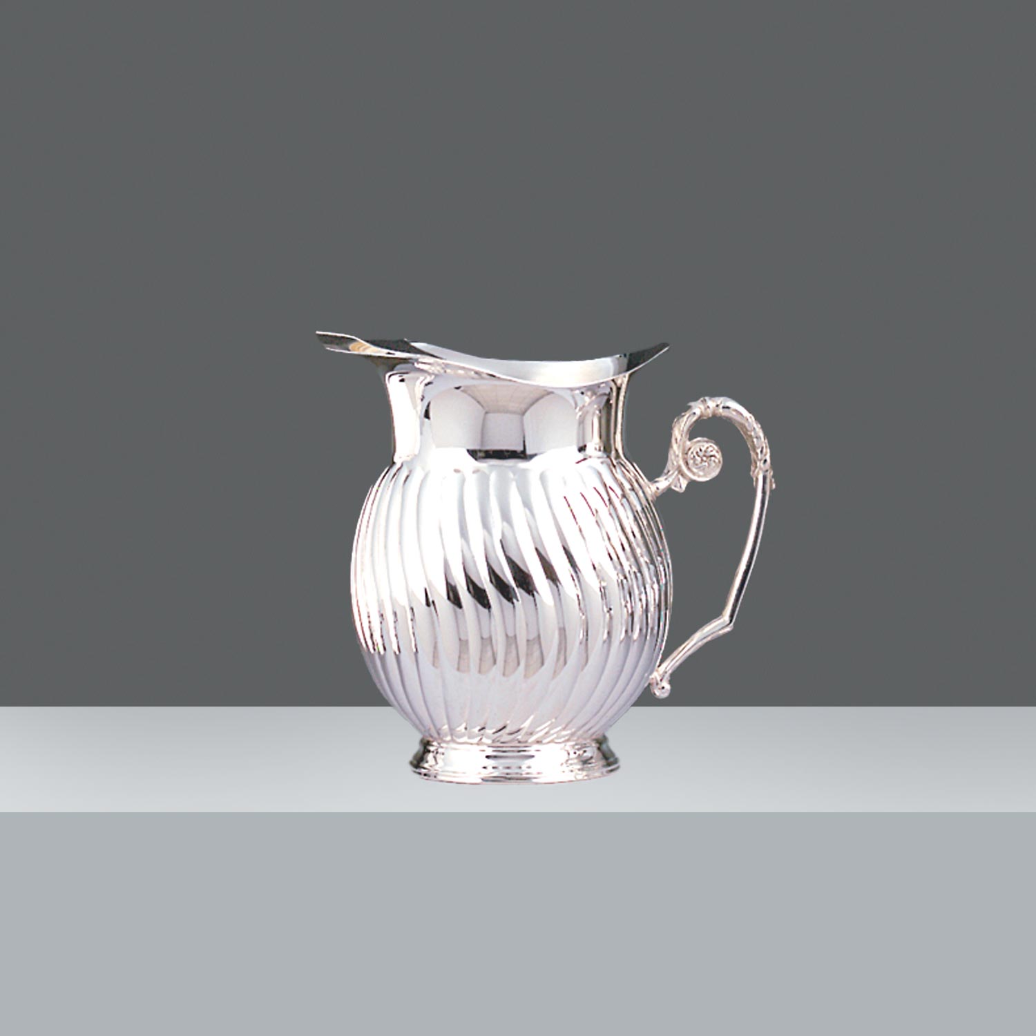 JARRA DE CLERICOUT CINC. h.23cm