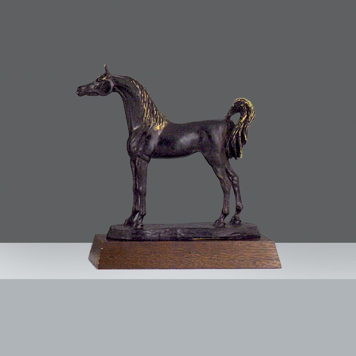 CABALLO DE RESINA GRANDE h.25.5cm