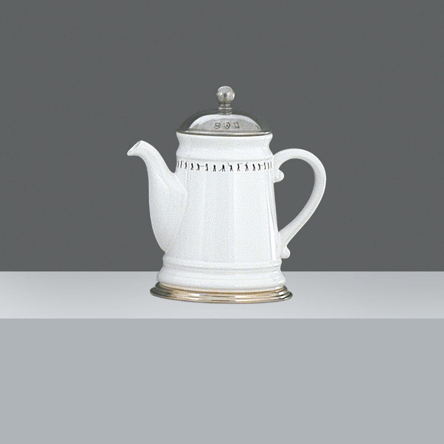 CAFETERA CERAMICA C/PIE Y TAPA PELTRE