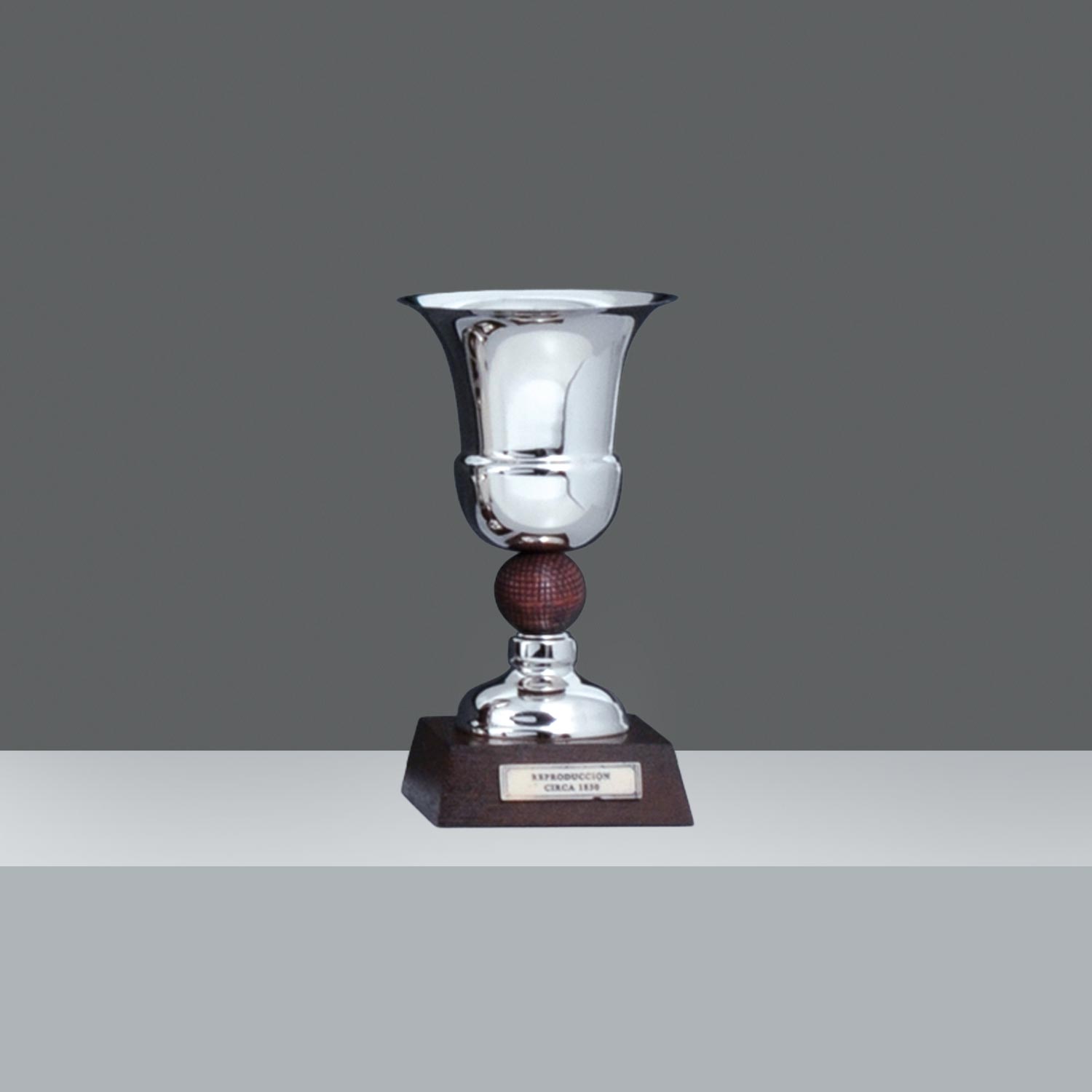 COPA AMBASSADOR GOLF RESINA Nº4 h.17.4cm