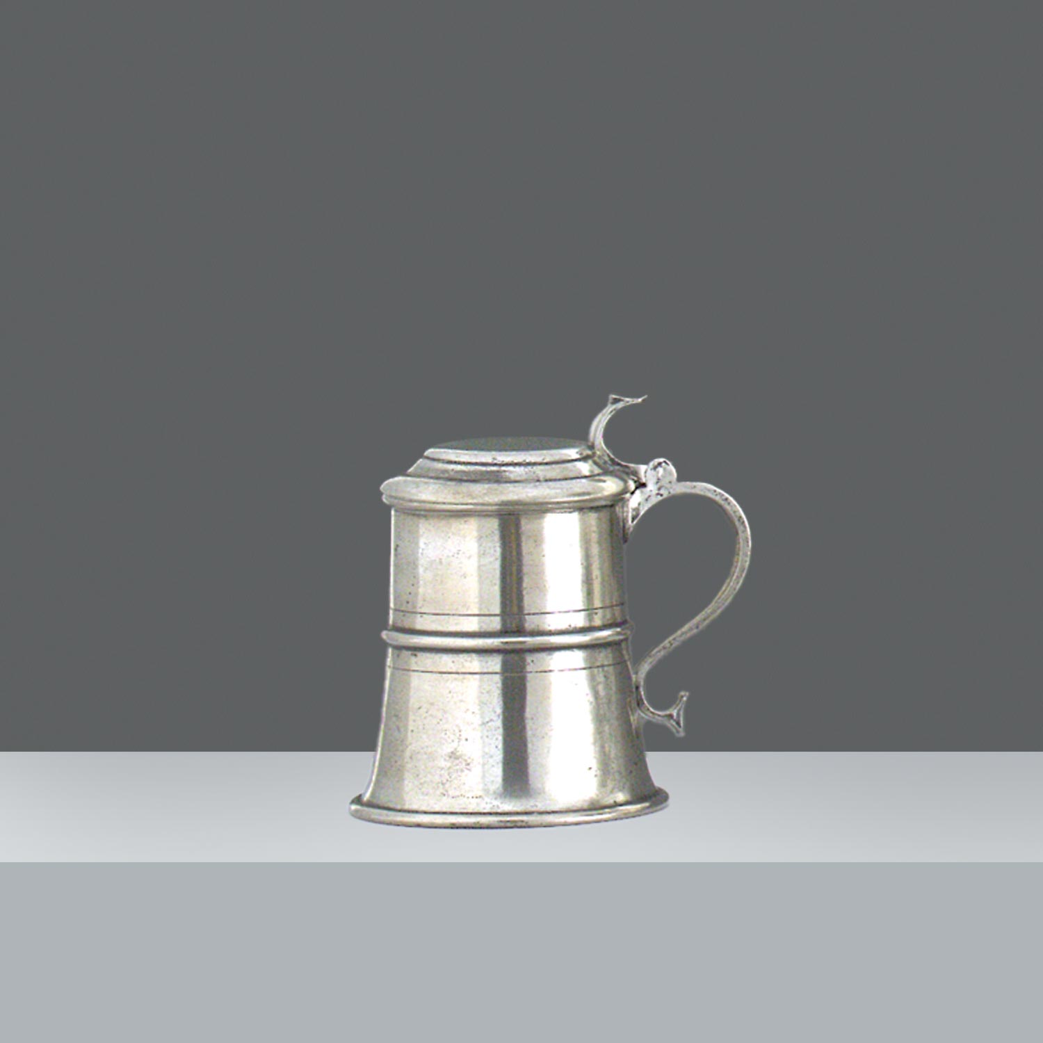 JARRA CON TAPA h.14cm
