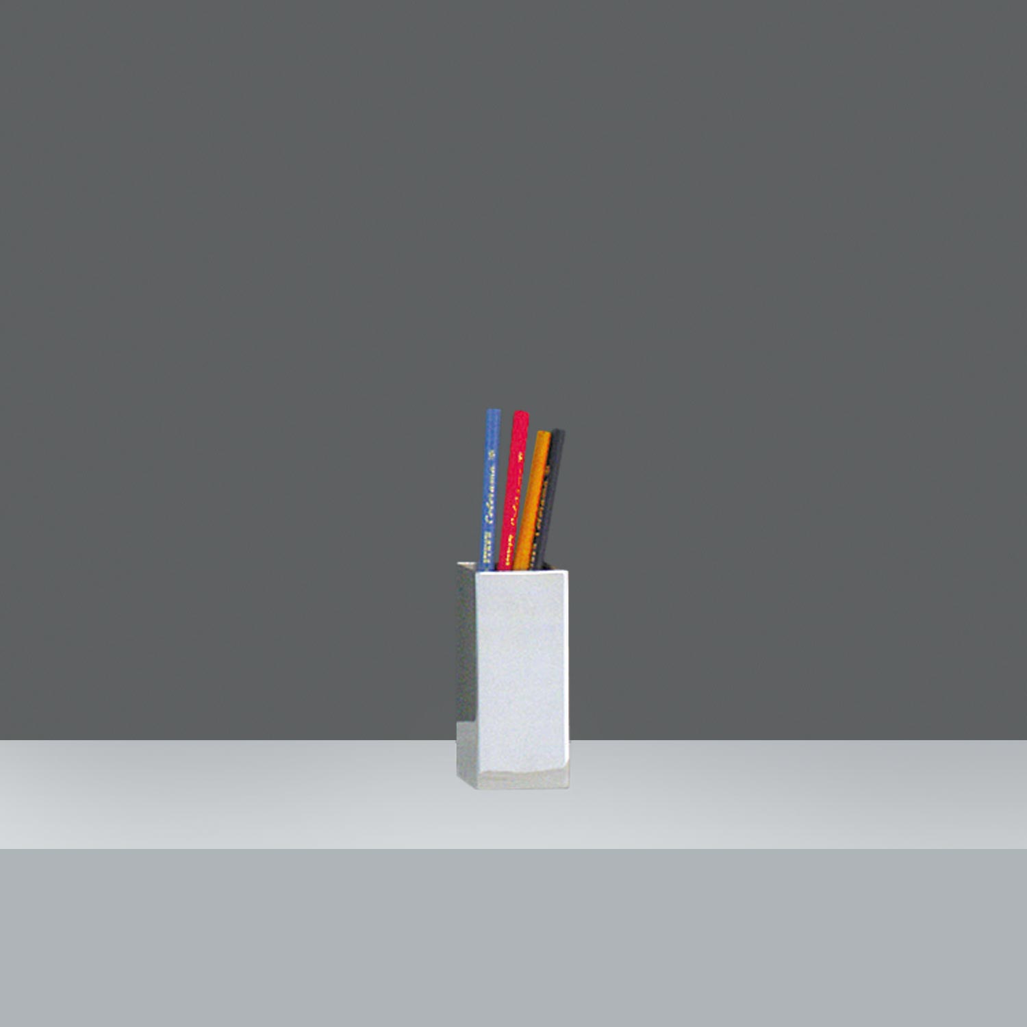 LAPICERO 4.5x4.5x10cm