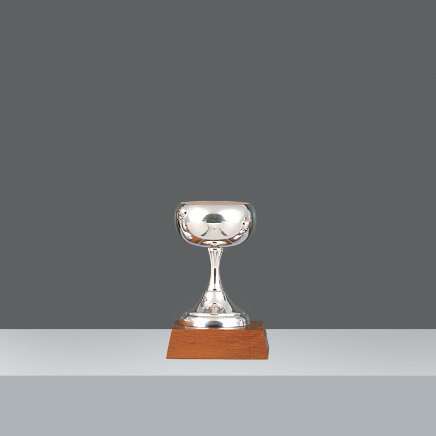 COPA MUNDO ALTA LISA Nº3  h.18cm
