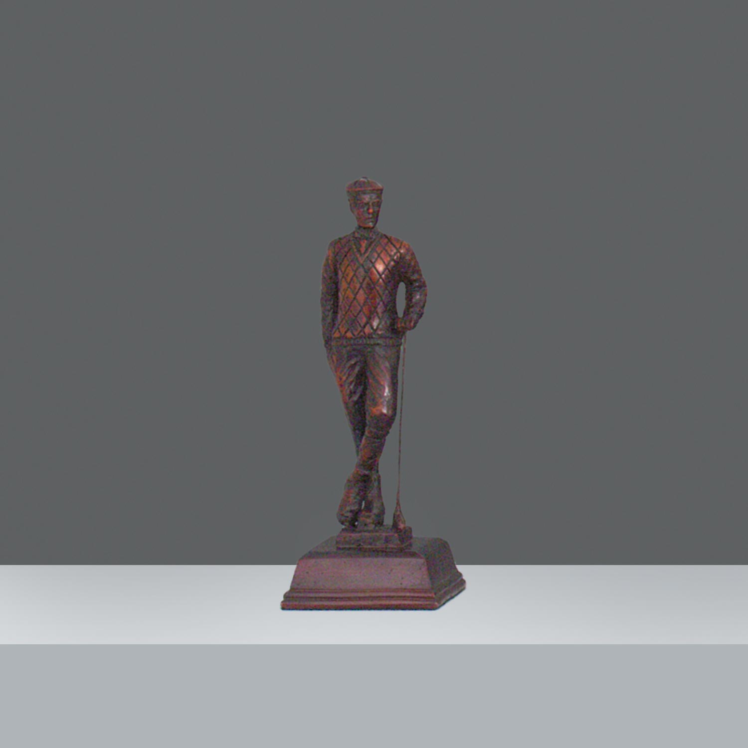 ESTATUILLA HOMBRE PARADO CUAD.  h. 25 cm