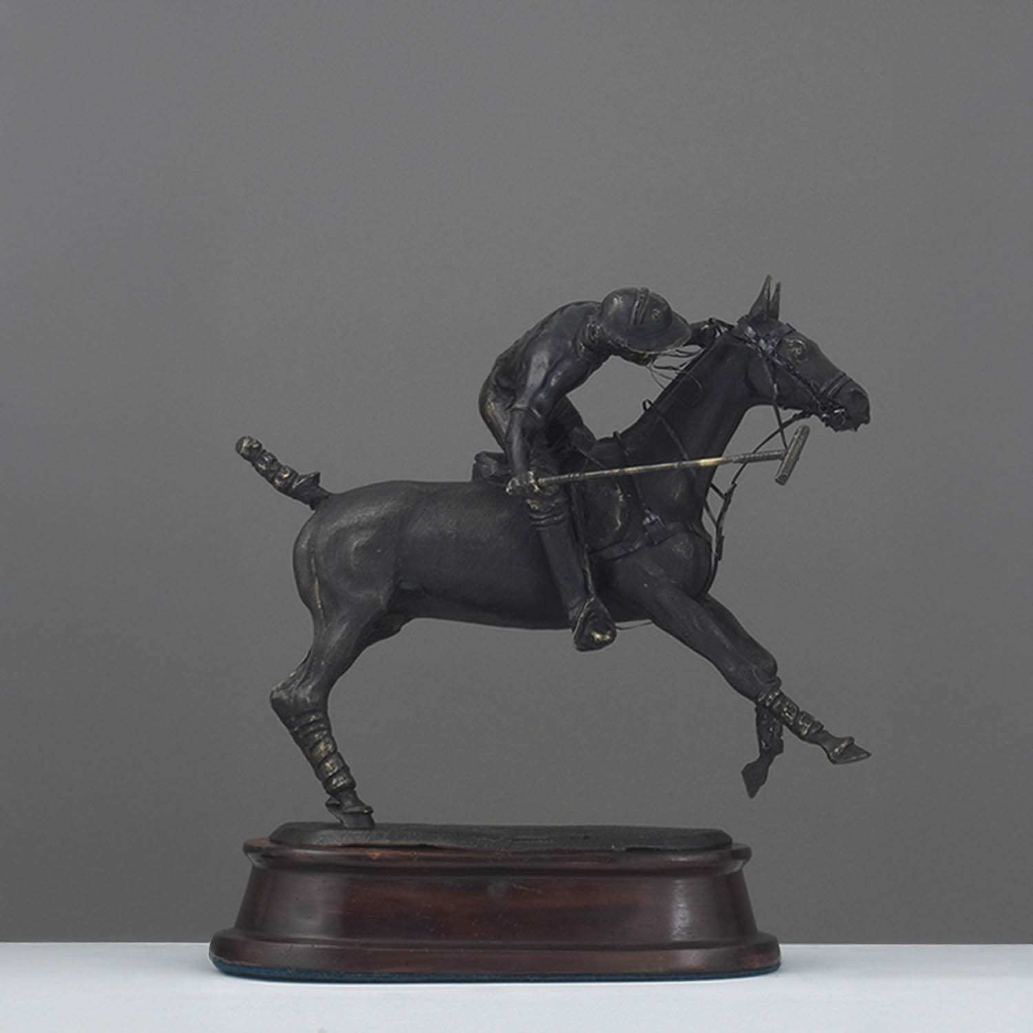 POLISTA A CABALLO EN BRONCE h.35cm