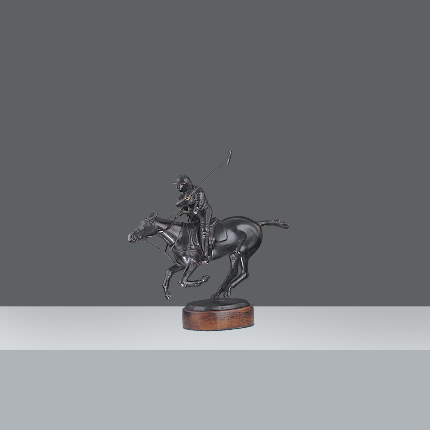 ESTATUILLA POLISTA NRO 5
