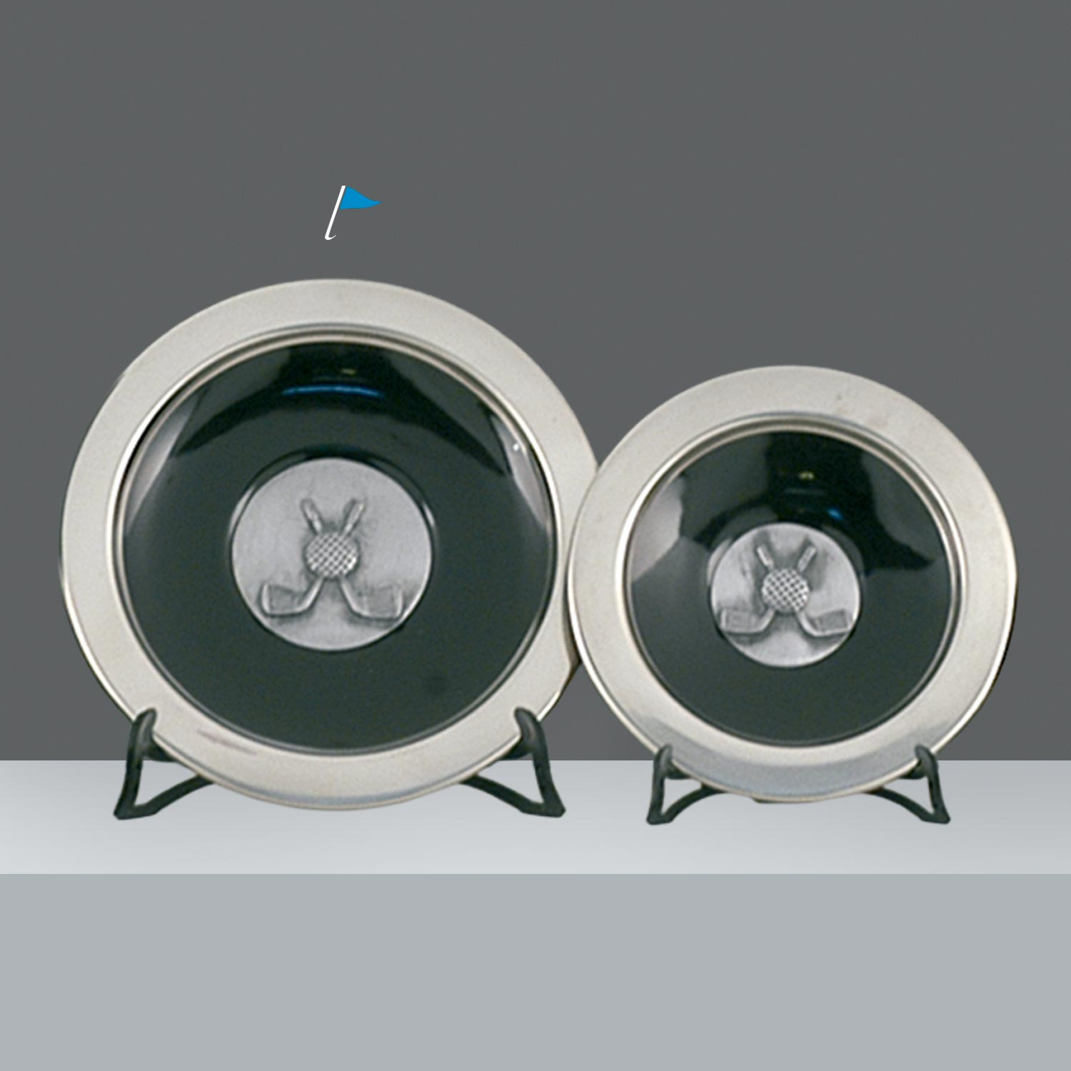 PLATO CERAMICA NEGRA 20CM CON APLIQUE DE GOLF
