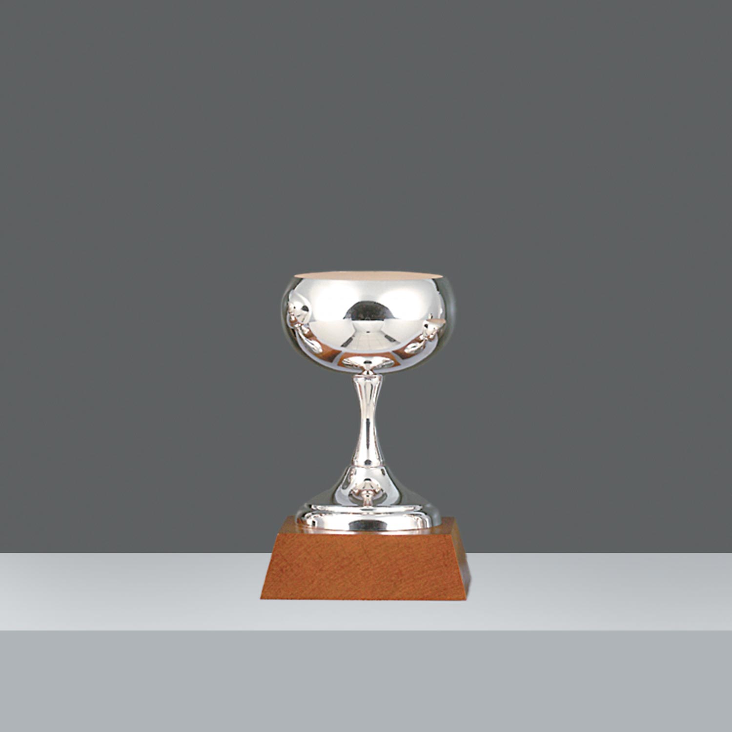 COPA MUNDO ALTA LISA Nº4  h.21.5cm