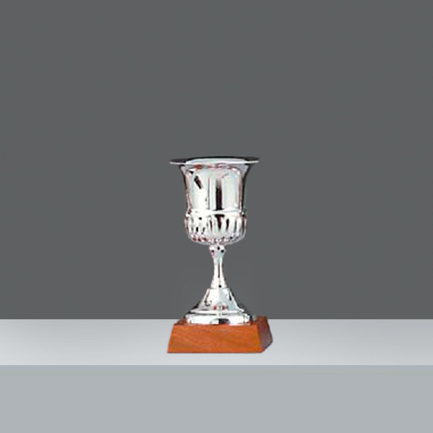 COPA EMBASSY CINC. Nº2 h.16.3cm
