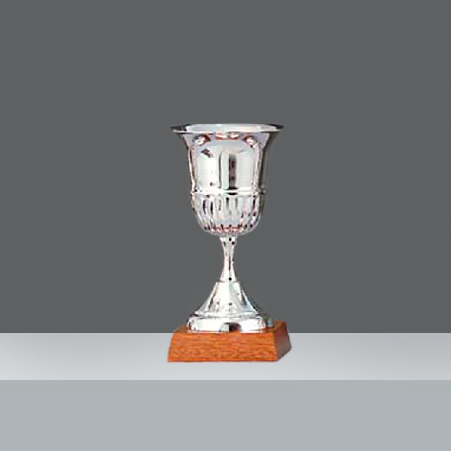 COPA EMBASSY CINC. Nº3 h.19.3cm