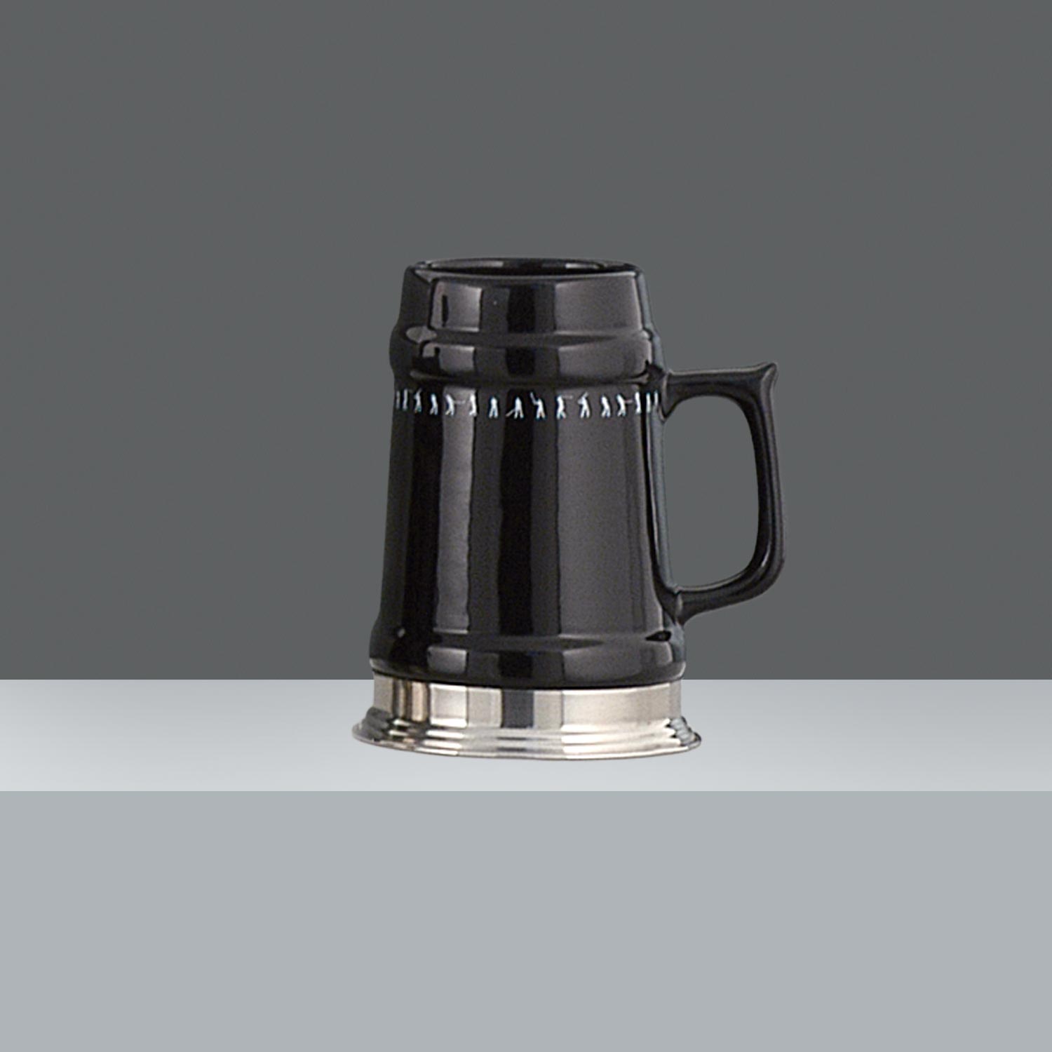 JARRO DE CERVEZA CERAMICO NEGRO C/PIE GDE h.18.5cm